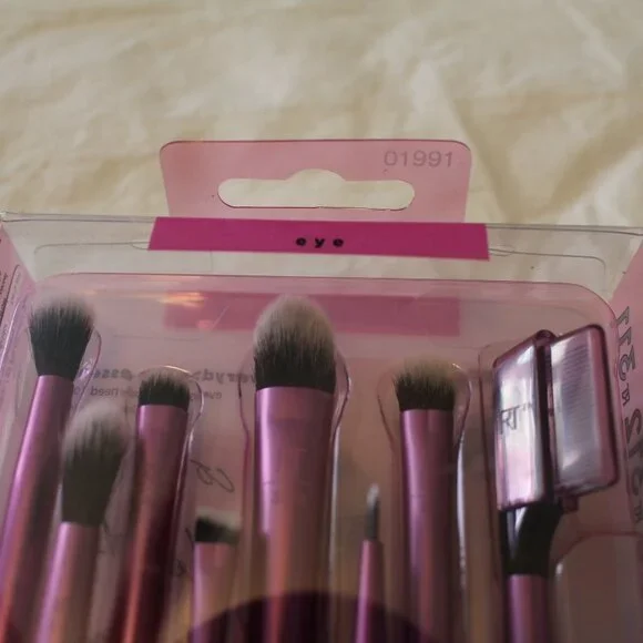 REAL TECHNIQUES - Set of 8 eye makeup brushes - NEW IN BOX - Picture 7 of 8